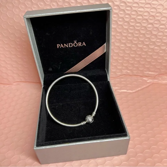 Pandora Limited Edition Unique Snowflake Bangle 7.5in - Picture 5 of 6
